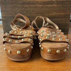Kelsi Dagger Anthropologie Tan Leather Studded Gladiator Sandals Size 7.5